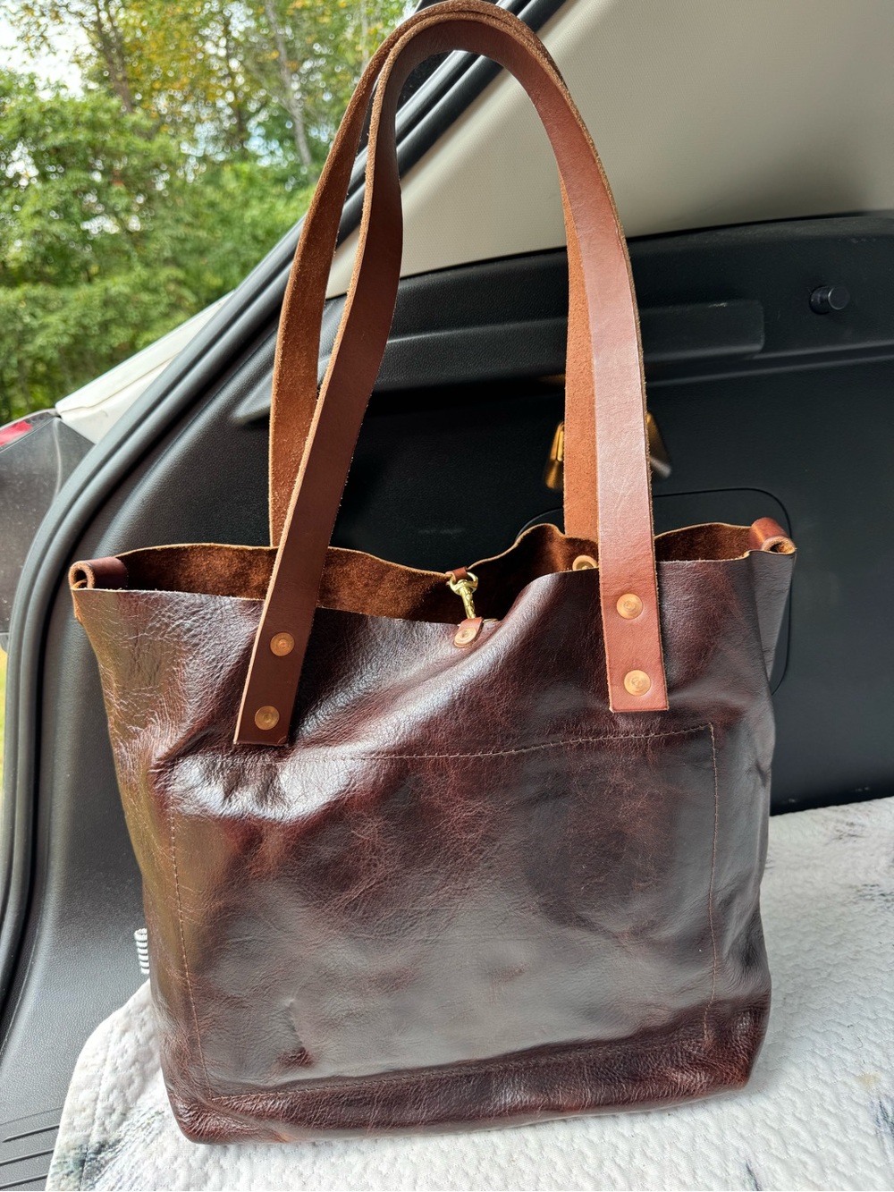 Meanwhile back on the farm Mocha Tuscan Leather Signature Tote - Picture 4 of 9